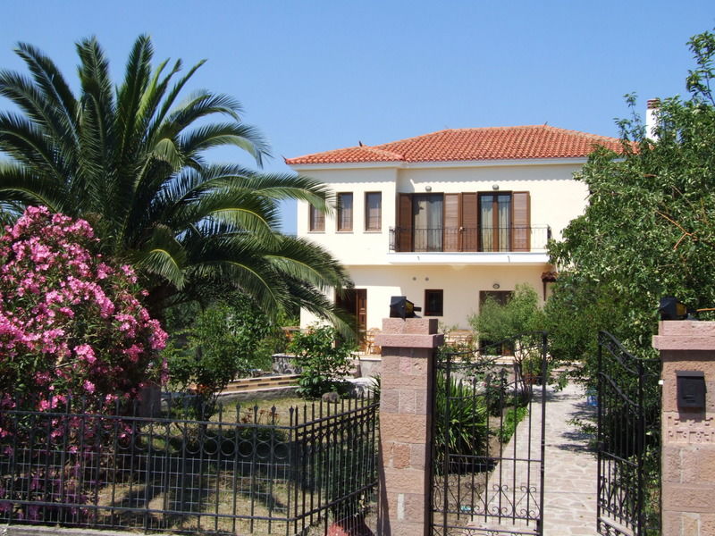Nadia Apartments Molyvos Bagian luar foto